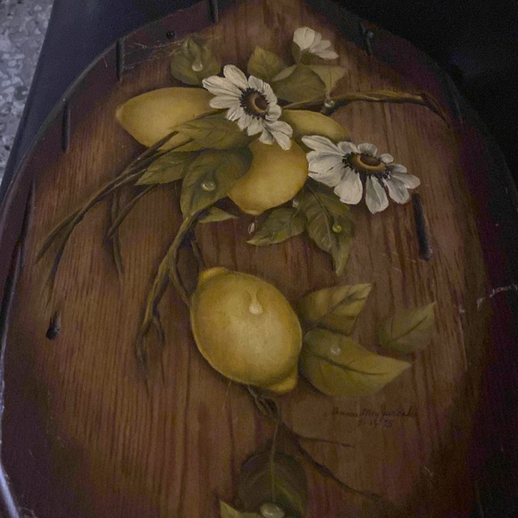 Vintage 1970s hand painted lemon wood cutting board - Picture 3 of 4